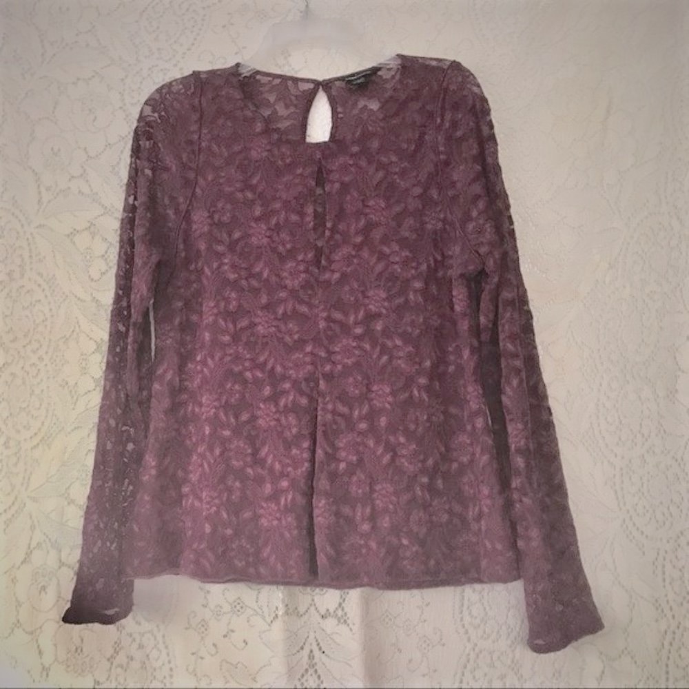 MODA INTERNATIONAL LONG SLEEVE BURGUNDY LACE TOP